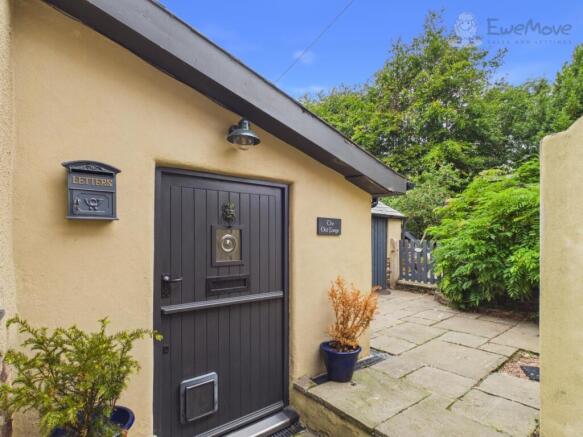 EWEMOVE TIVERTON - OLD FORGE PUDDINGTON