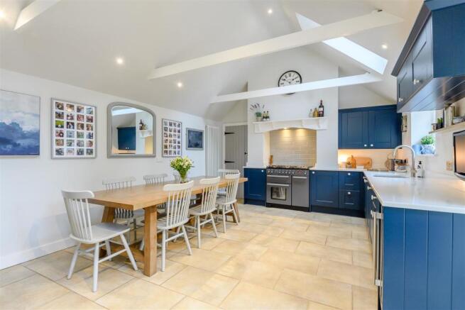 8475205-Interior01.jpg