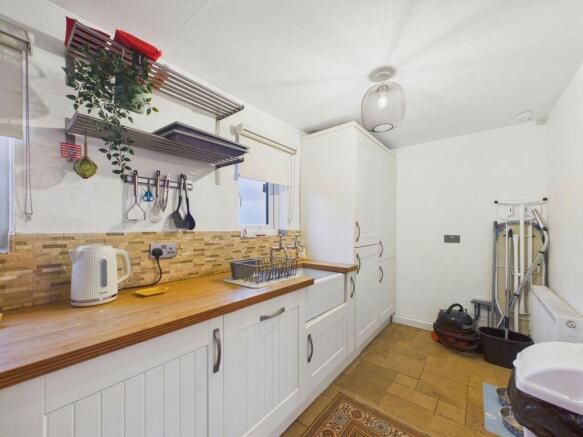 2 bed Cottage for sale Image 12