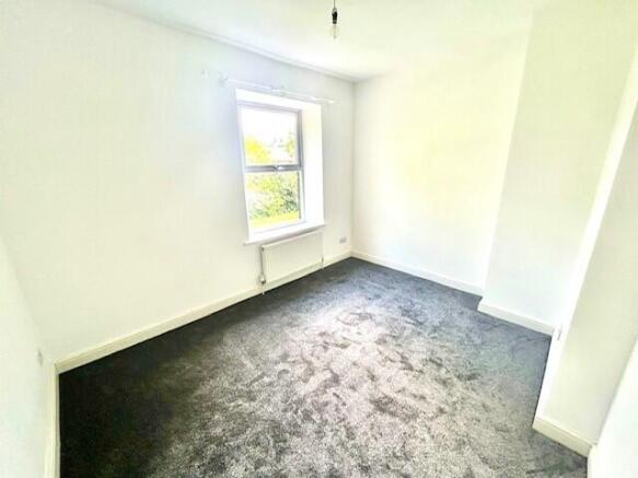 2 bed Terraced to rent Image 7