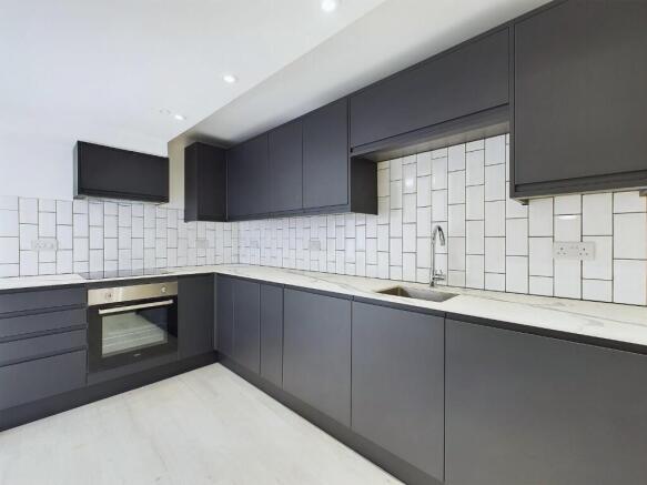 14 - Four Bedroom Flat For Sale, Westbury-on-Trym.