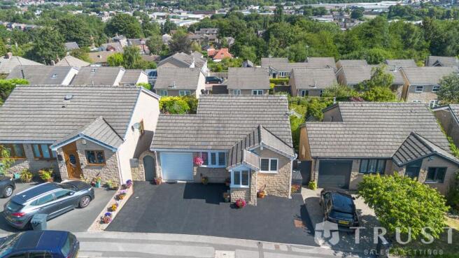 3 bed Detached for sale Image 2