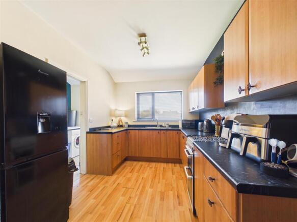 3 bed End of Terrace for sale Image 4