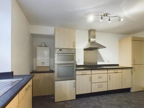 CAM03185G0-PR0066-STILL014