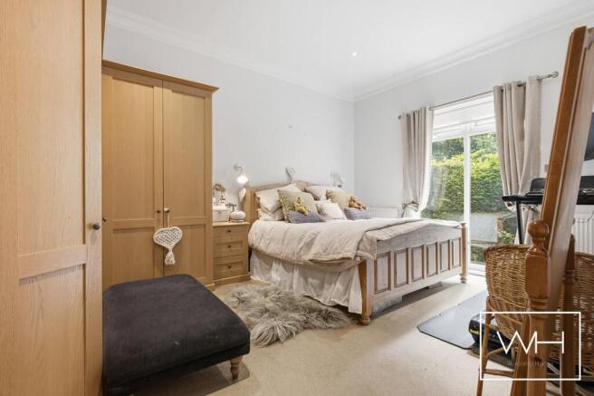 4 bed Detached for sale Image 5
