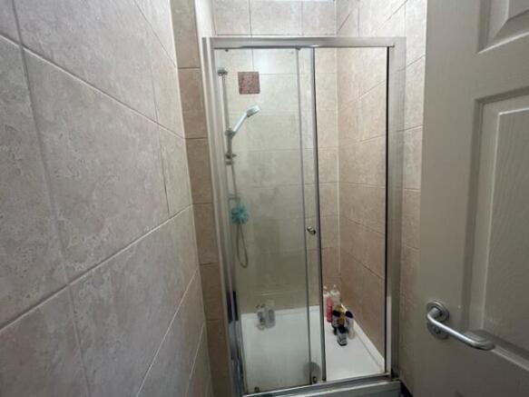 4 bed Terraced to rent Image 8