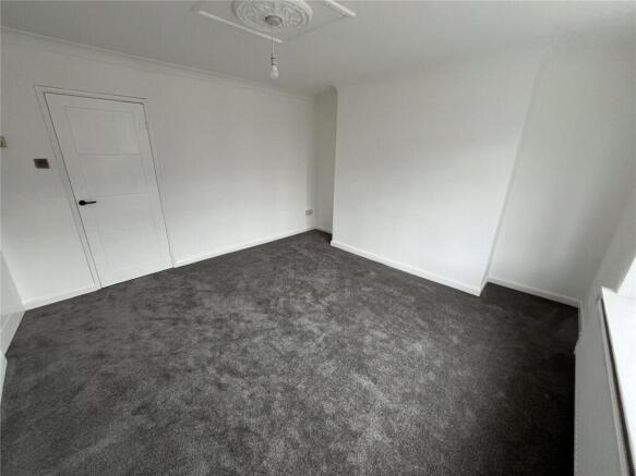 3 bed Semi-Detached to rent Image 4