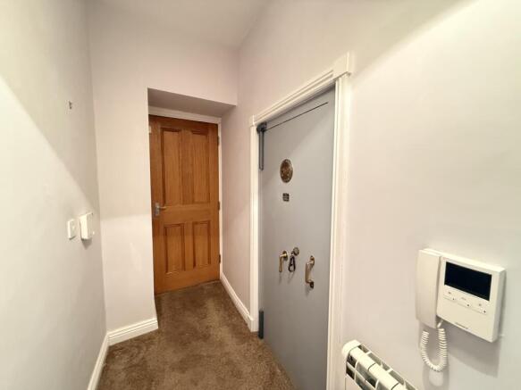 2 bed Apartment for sale Image 5