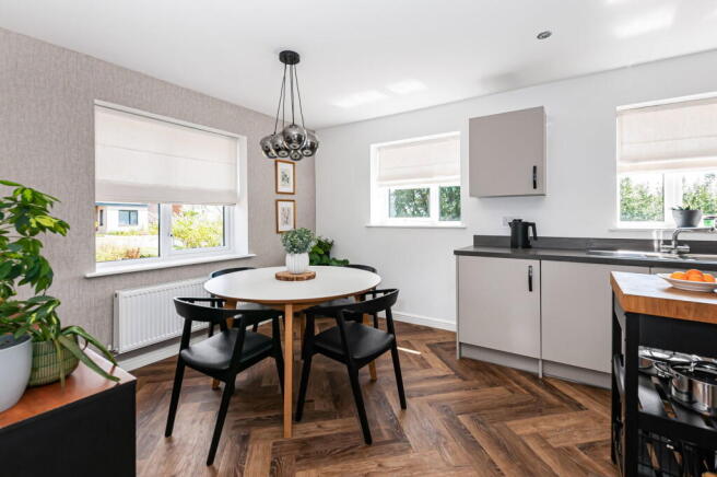 3 bed Semi-Detached for sale Image 9
