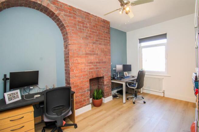 2 bed Terraced for sale Image 9