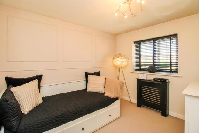 3 bed Semi-Detached for sale Image 12