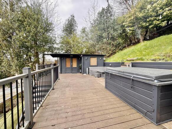 EXTERNAL REAR GARDEN