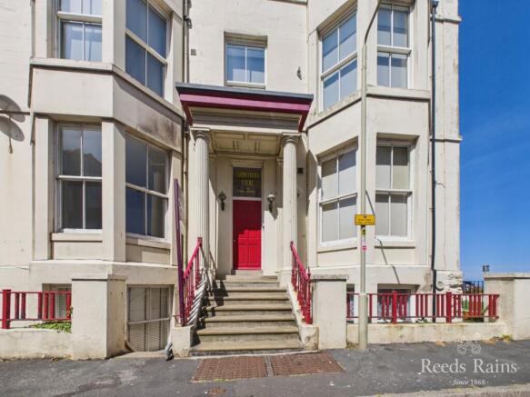 2 bed Apartment for sale Image 11
