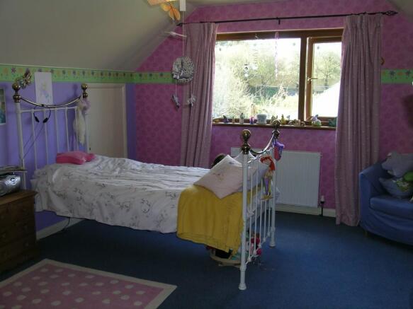 BEDROOM 2