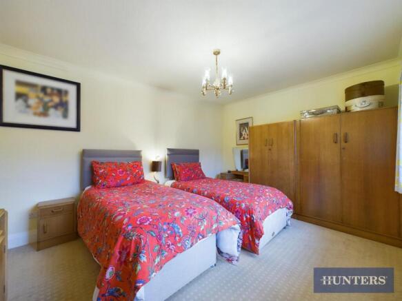 2 bed Apartment to rent Image 8