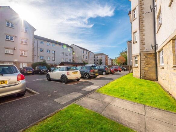 5642-20220905093737-5047-20210119135956-duff-street-edinburgh-EH11-ext2-www.zoneletting.com-letting-agent
