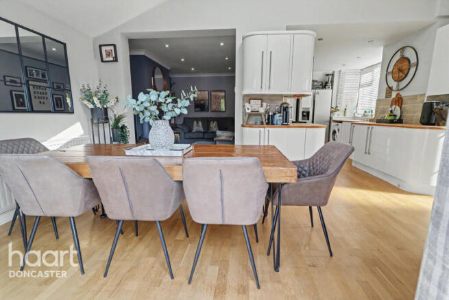 3 bed Semi-Detached for sale Image 11