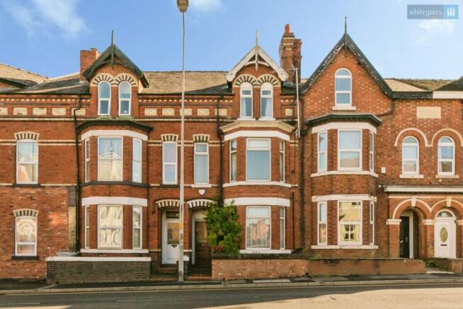 5-bed terraced on Edleston Road, Crewe, Cheshire, CW2, £190,000
