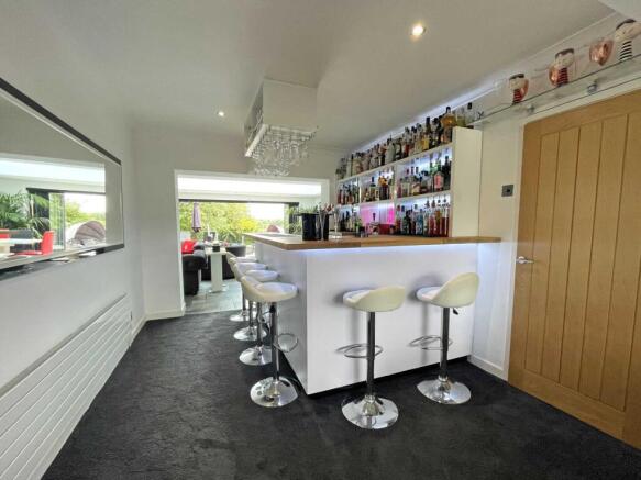 4 bed Detached for sale Image 6