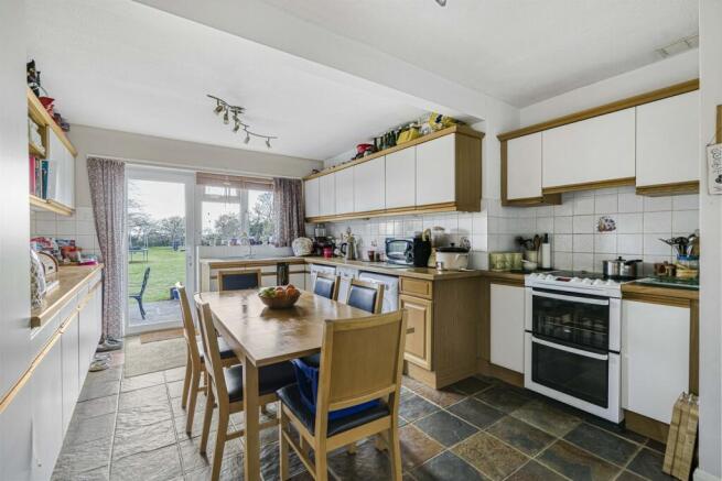 Kitchen/Breakfast Ro