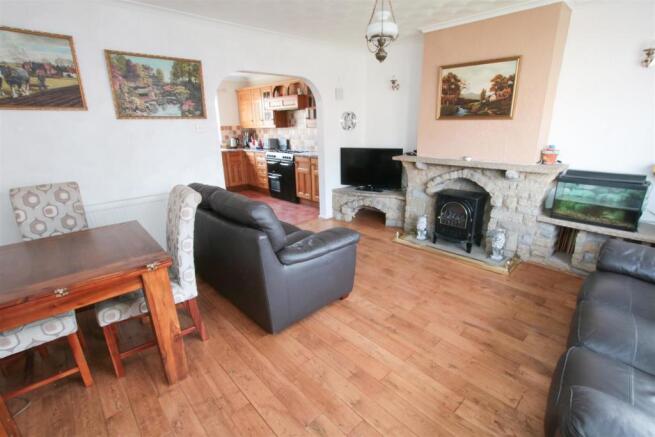 OPEN PLAN LIVING ROOM