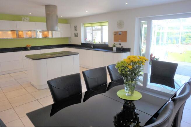 Kitchen/Dining Room