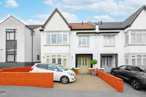 Leigham Court Drive, Leigh-on-Sea, SS9