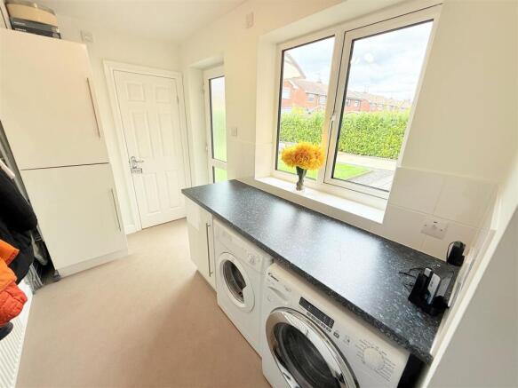4 bed Detached for sale Image 7