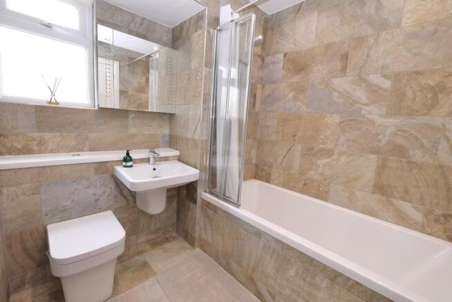 4 bed Detached for sale Image 6