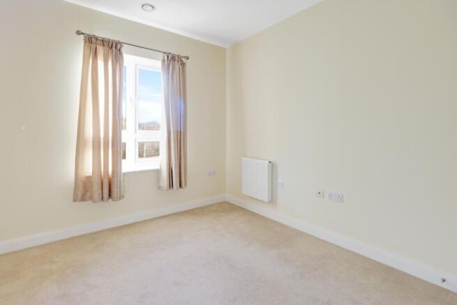 2 bed Retirement Property to rent Image 6