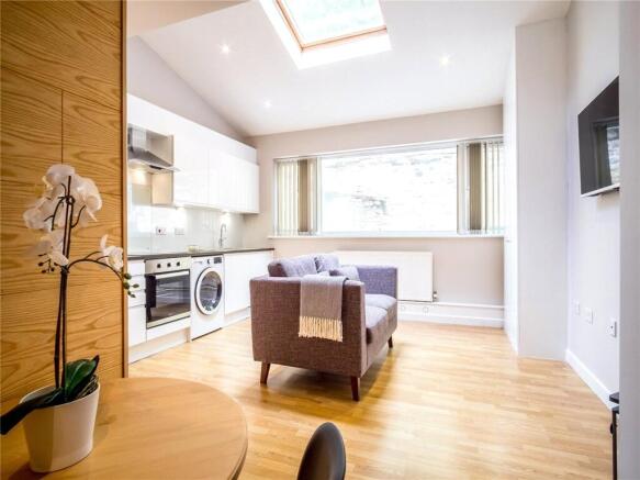 1 bed Apartment to rent Image 11