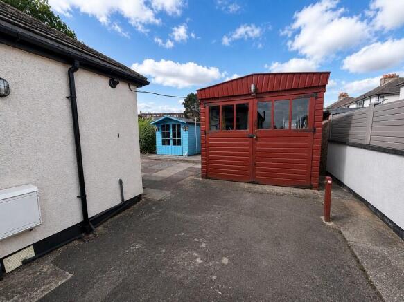 2 bed Semi-Detached Bungalow for sale Image 9