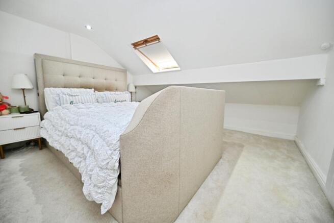 3 bed Semi-Detached for sale Image 11