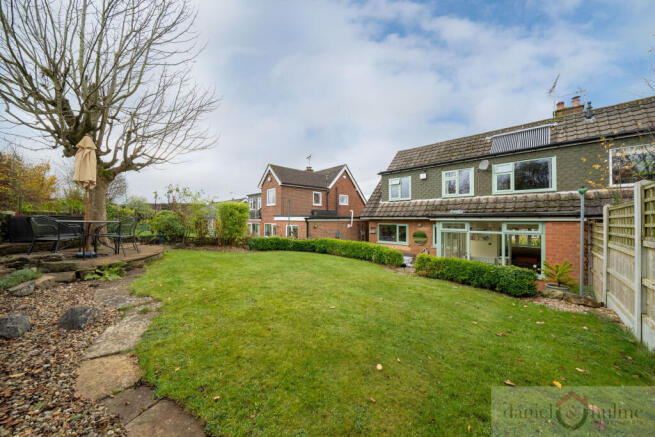 High View Road, Leek-11