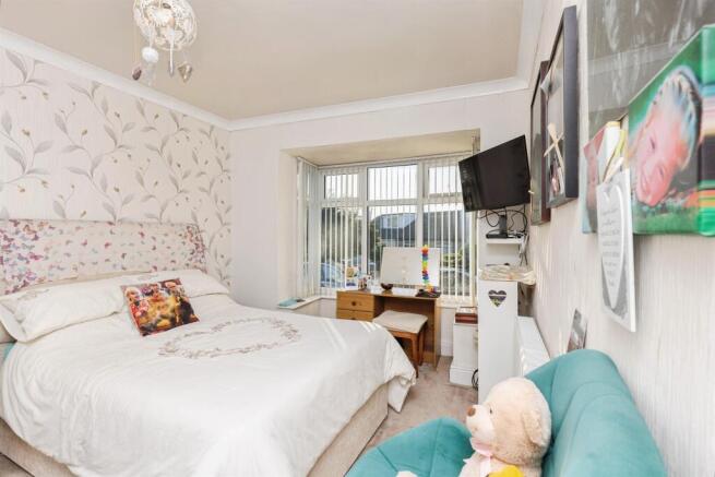 2 bed Semi-Detached Bungalow for sale Image 9
