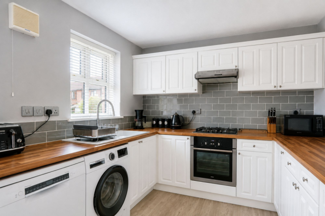 3 bed Detached for sale Image 9