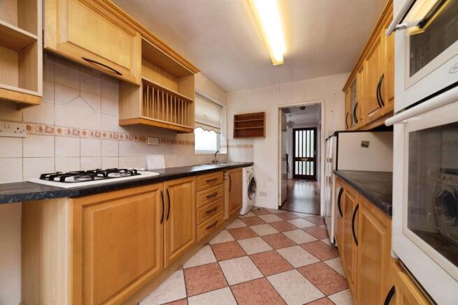 3 bed Semi-Detached for sale Image 7