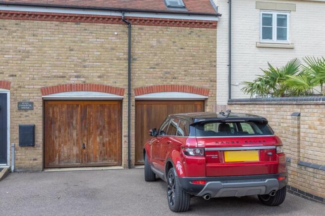 Garage & Park...