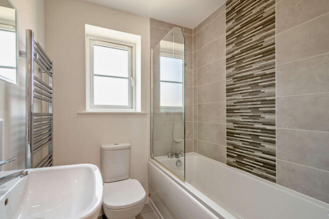 4 bed Detached for sale Image 11