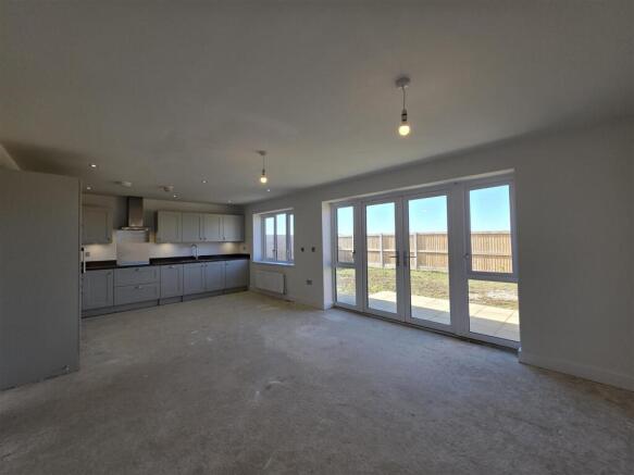 2 bed Semi-Detached Bungalow for sale Image 4
