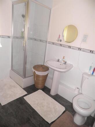 En-suite Bathroom