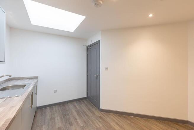1 bed Flat Share to rent Image 11