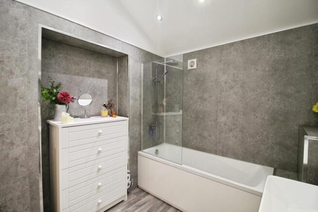 3 bed Not Specified for sale Image 11