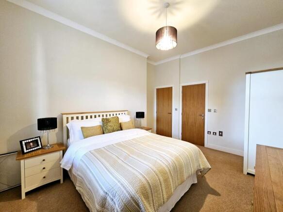 2 bed Flat for sale Image 6