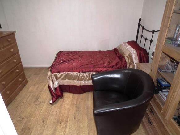 Bedroom 3 Pic 2