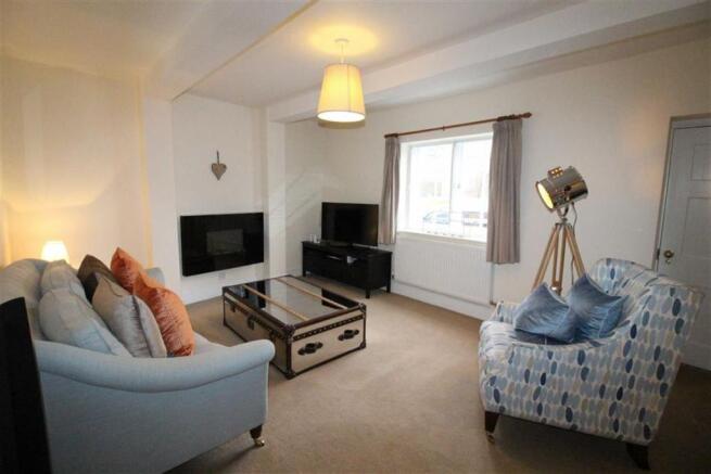 SPACIOUS LOUNGE
