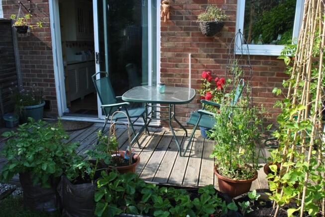 REAR DECKED SEATING AREA