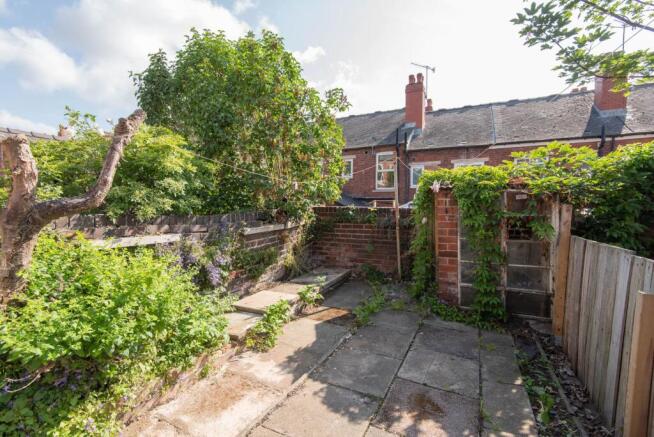 4 bed Terraced to rent Image 2