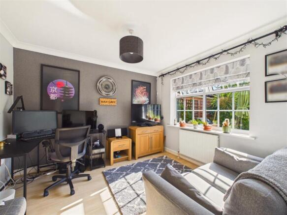 4 bed Detached for sale Image 8