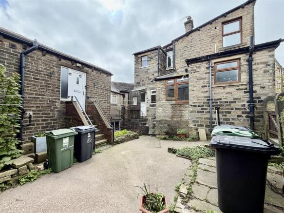 EXTERNAL REAR GARDEN